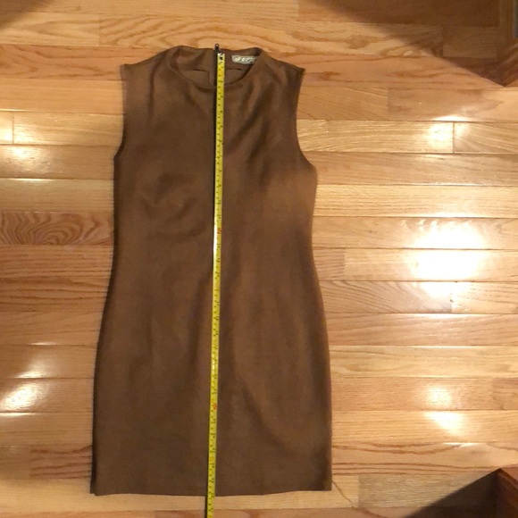 Chloe K dress sold w/o belt - Picture 4 of 7